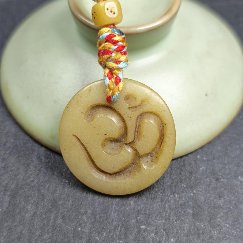OM Pendant - Hand-carved Tibetan Amulet - Protective Charm for Keychain / Bag Hanging - 30mm