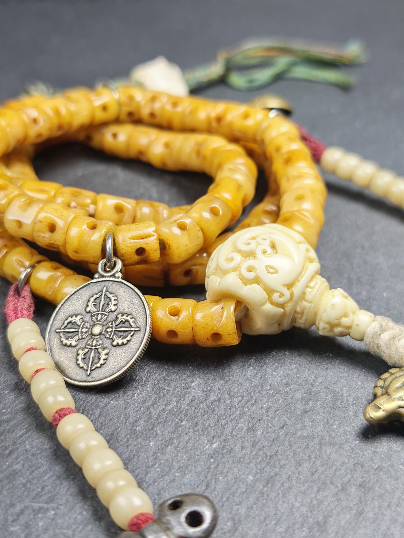Old 10mm Yak Bone Carved Skull Mala Necklace : Authentic Tibetan Rosary 108 Prayer Beads - 50cm Stretched