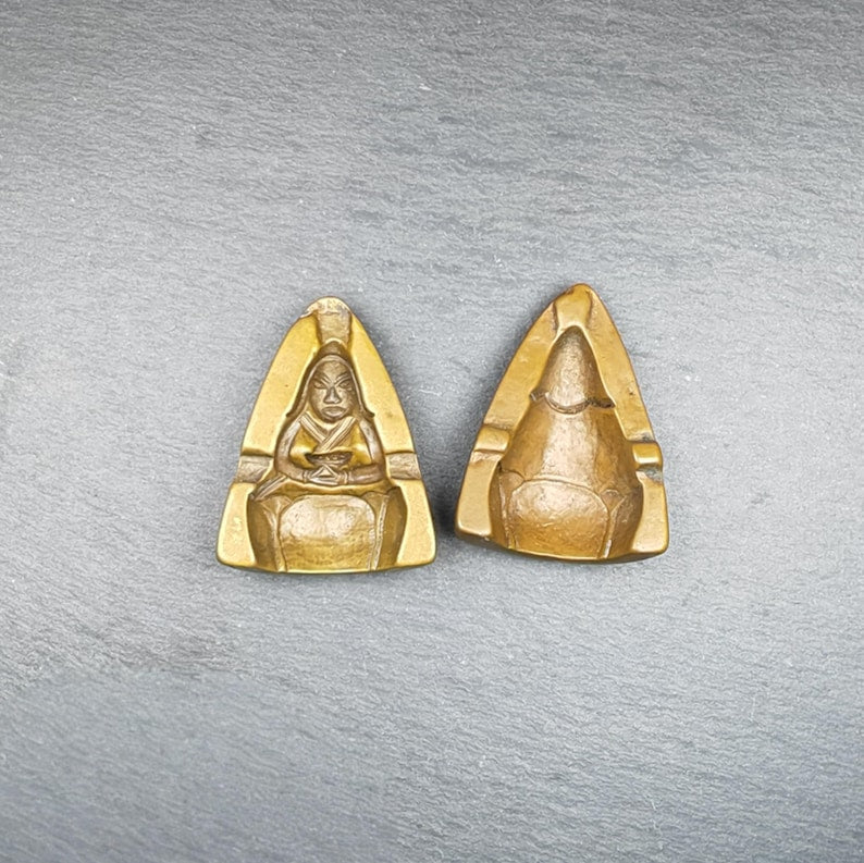 Old Guru Dewa Chenpo Guru Rinpoche Tsa Tsa Mold: Tibetan Buddha Statue Maker for Ritual Sacred Art & Offering