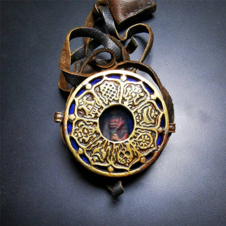 Gau Ghau Shrine, Amulet
