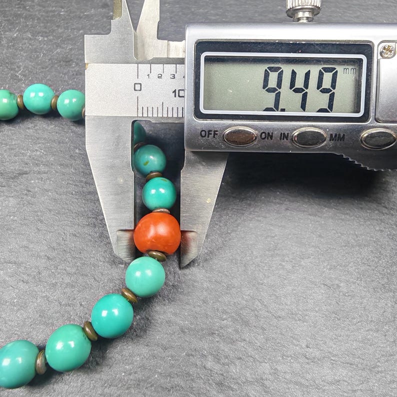 Turquoise Bracelet - Vintage Gemstone Beaded TIBETAN Wrist Mala - 8mm Beads - 21cm Perimeter - 16 Gram