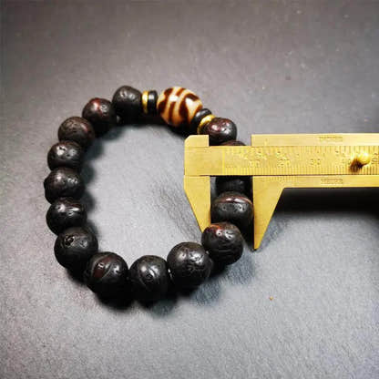 Tiger Tooth Dzi Bracelet - Tibetan dzi bead, view 11