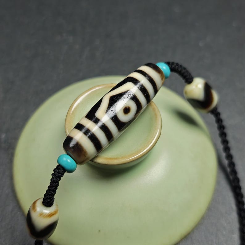 Vintage 3 Eyes Dzi Bead Necklace | Tibetan Jewelry | Protection Charm for Happy and Harmonious | Spiritual Gift | 41*12mm