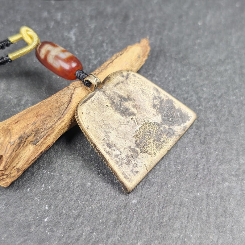 Vintage Skull Citipati Stupa Amulet - 34*40mm - Tibetan Buddhist amulet, close-up detail