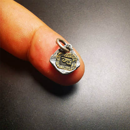Amulet,Pendant for Prayer Bead Counter 0.43" - Tibetan Buddhist amulet, view 6