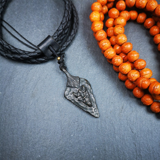 This demon pendant is made of copper, spearhead or leaf shape,dark color,size is 45mm × 20mm,You can make it a necklace, pendant, keychain,or just as an ornament.