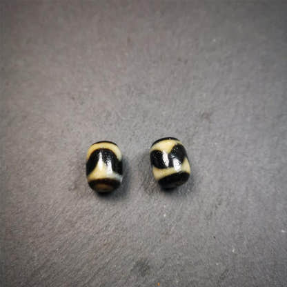 1 Pair of Tiger Tooth Dzi Beads 0.47" - Tibetan dzi bead, view 7