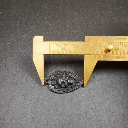 Skull Vajra Amulet 1.2" - Tibetan Buddhist amulet, view 11