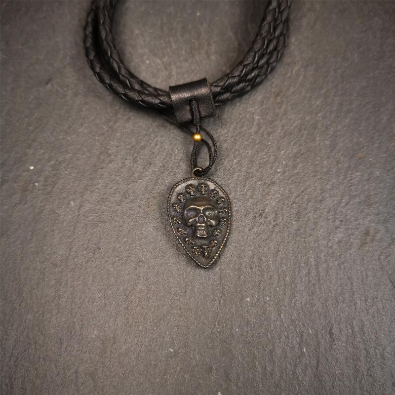 Skull Vajra Amulet 1.2" - Tibetan Buddhist amulet, close-up detail