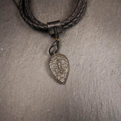 Skull Vajra Amulet 1.2" - Tibetan Buddhist amulet, view 5