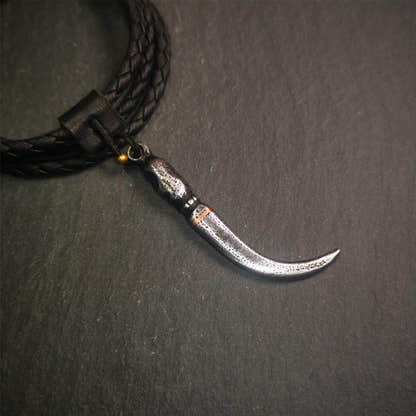 Skull Wolf Tooth Amulet 2.16" - Tibetan Buddhist amulet, front view
