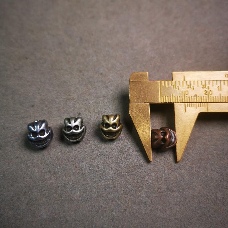 Skull Citipati Beads 0.47" - Tibetan Buddhist art, size reference