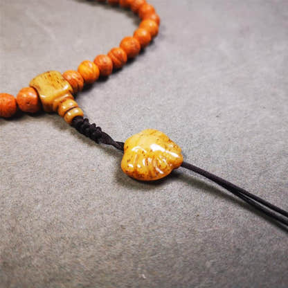 Scorpion Bead Amulet 0.8" - Tibetan Buddhist amulet, close-up detail