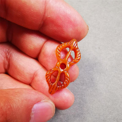 This unique bone carved vajra pendant is made by Tibetan craftsmen in Hepo Township, Baiyu County, the birthplace of the famous Tibetan handicrafts.  You can make it as a mala pendant below the guru bead, or spacer bead on mala. Also can be use as pendant or keychain.