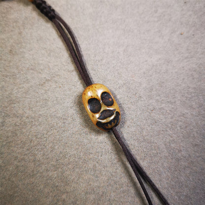 This unique bone carved Skull Sitavana pendant is made by Tibetan craftsmen in Hepo Township, Baiyu County, the birthplace of the famous Tibetan handicrafts.  You can use it as a spacer bead on mala,or pendant bead under guru bead. Also can be use as pendant or keych