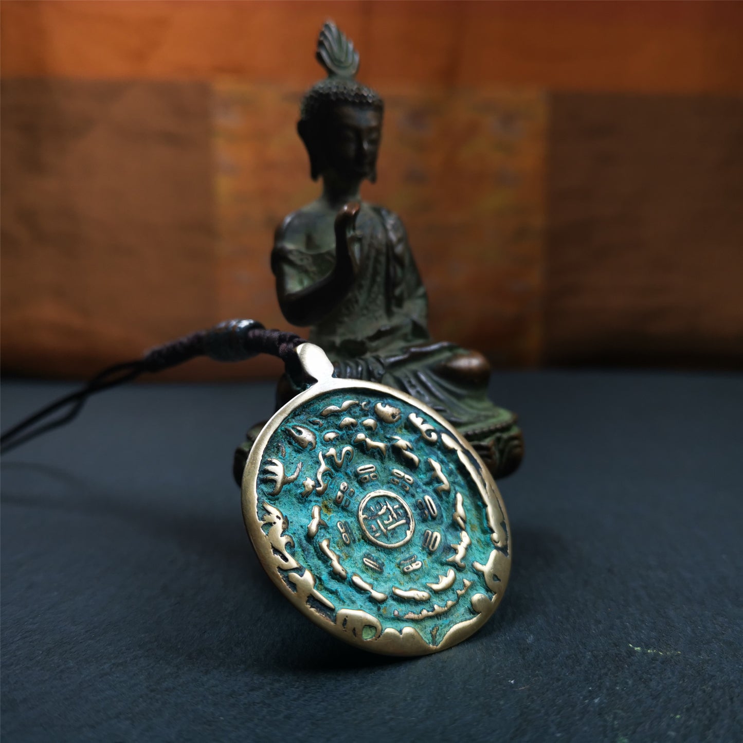 This unique tibetan melong badge was collected from Kathok Monastery,about 50 years old. It's a Astrology Protective Amulet Pendant,made of lima brass. The pattern is Tibetan Budhist Protective Amulet Pendant - SIPAHO(srid pa ho).
