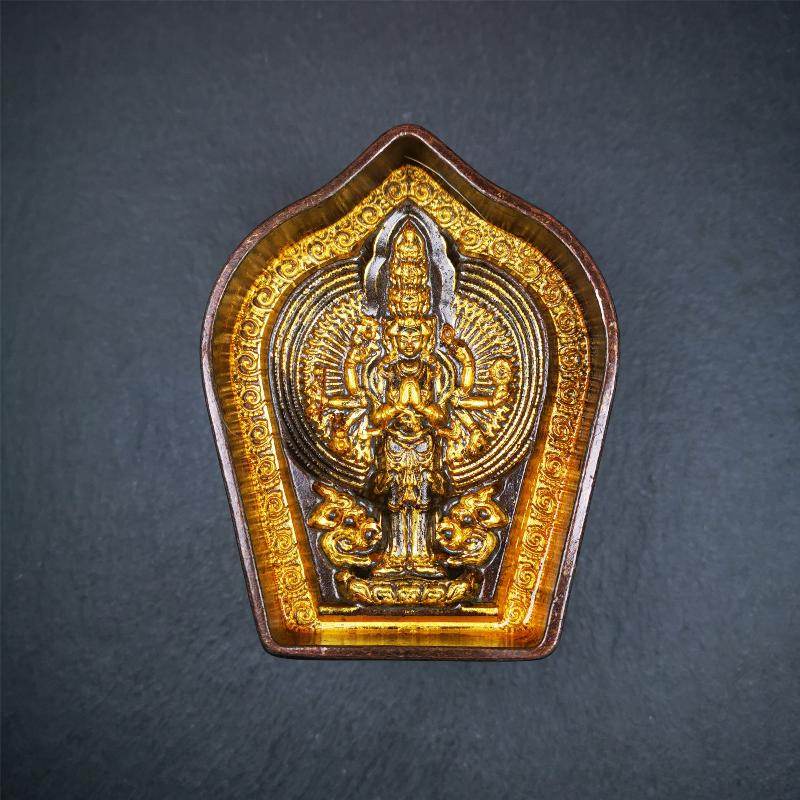 1000 Arms Avalokitesvara,Tsa Tsa Mold - Tibetan tsa tsa mold, close-up detail