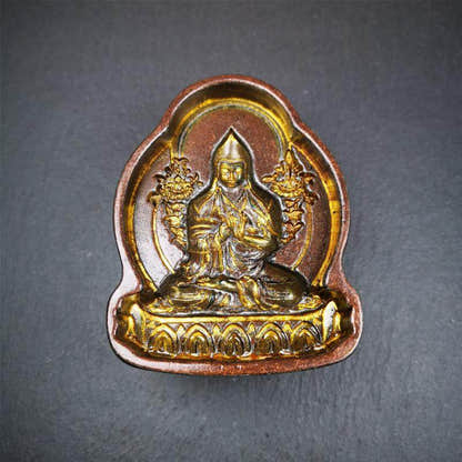Je Tsongkhapa Tsa Tsa Mold - Tibetan tsa tsa mold, close-up detail
