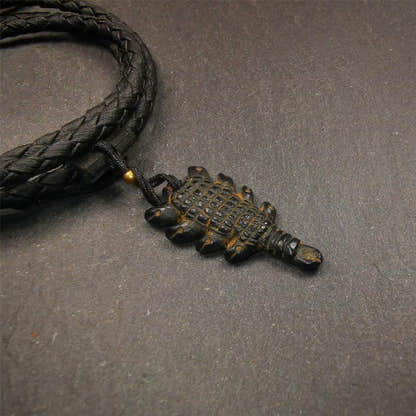 Obsidian Scorpion Amulet 1.38" - Tibetan Buddhist amulet, close-up detail