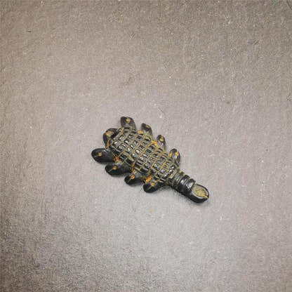 Obsidian Scorpion Amulet 1.38" - Tibetan Buddhist amulet, view 8