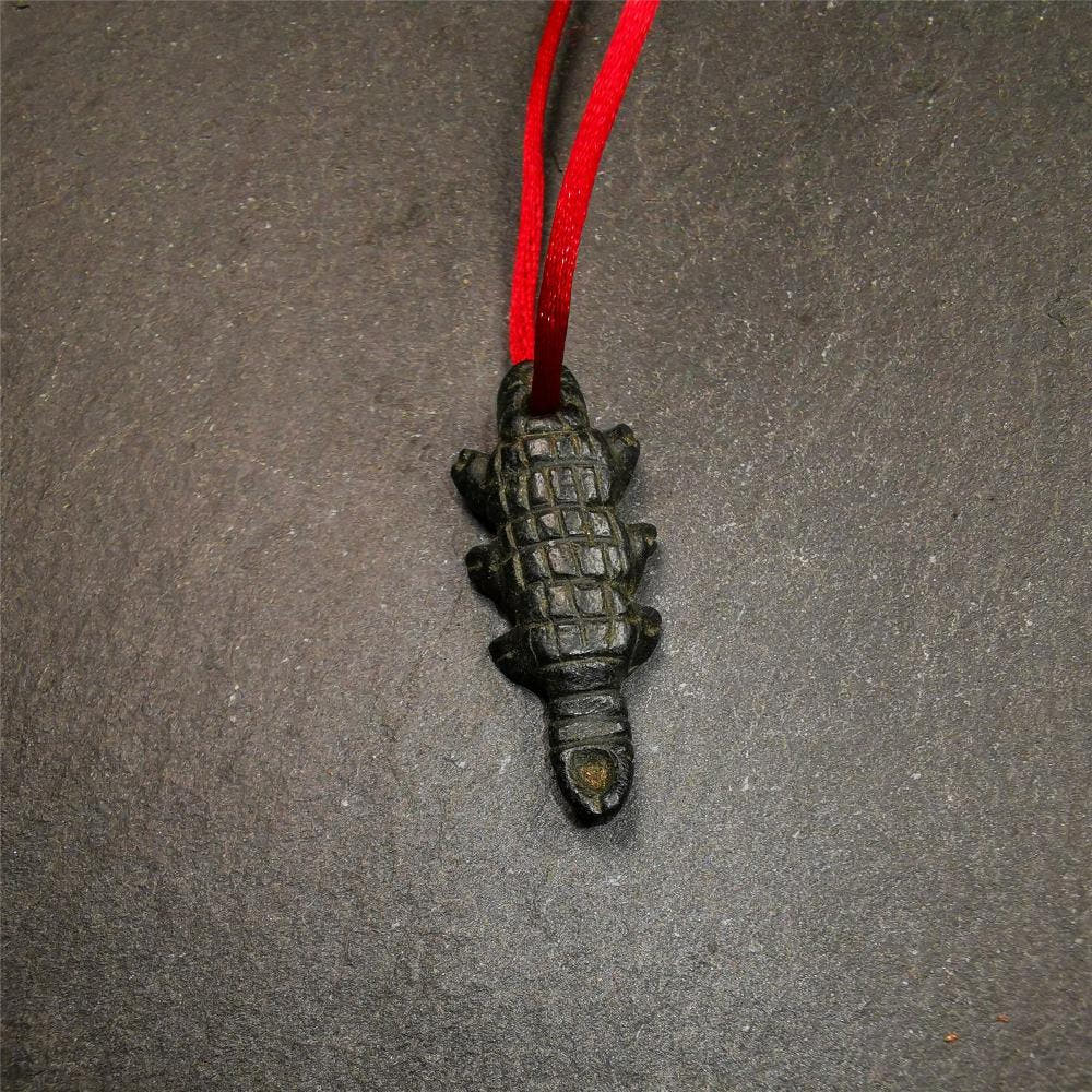 Obsidian Scorpion Amulet 1.26" - Tibetan Buddhist amulet, view 6