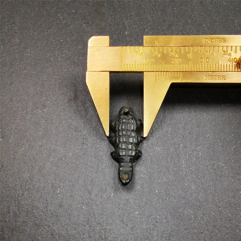 Obsidian Scorpion Amulet 1.26" - Tibetan Buddhist amulet, view 9