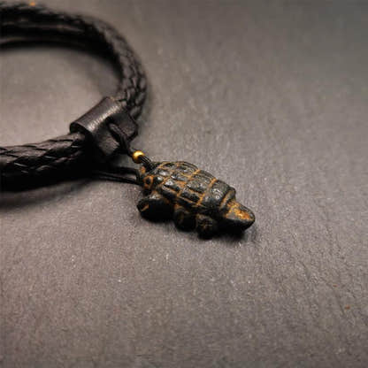 Obsidian Scorpion Amulet 1.1" - Tibetan Buddhist amulet, close-up detail