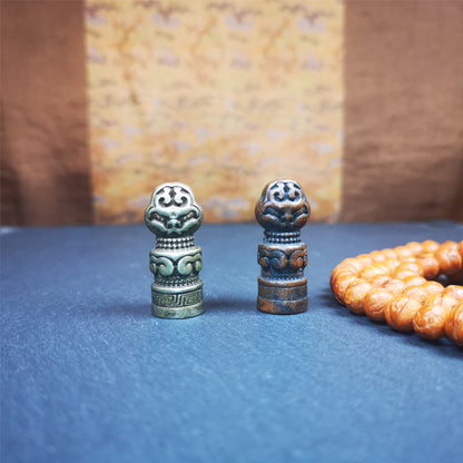 These vintage stamps were handmade from tibet,about 40 years old. They're made of copper/brass,carved snow lion and lucky cloud pattern on the body,the Naga symbol seal on the bottom,means good luck and bless. The symbol of the seal is Naga God, snake or dragon in Hinduism and Buddhism,also looks like the OM symbol. You can make it into a necklace or keyring pendant, or just place it on your desk as a decoration.