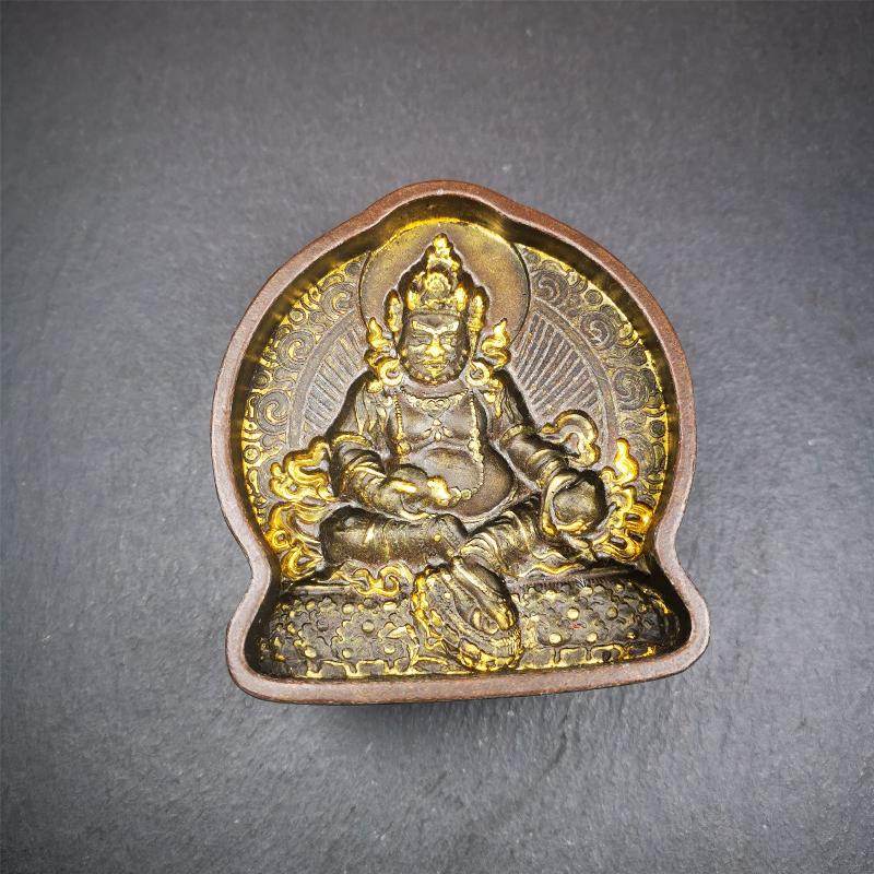 Yelllow Jambhala Tsa Tsa Mold - Tibetan tsa tsa mold, detailed view