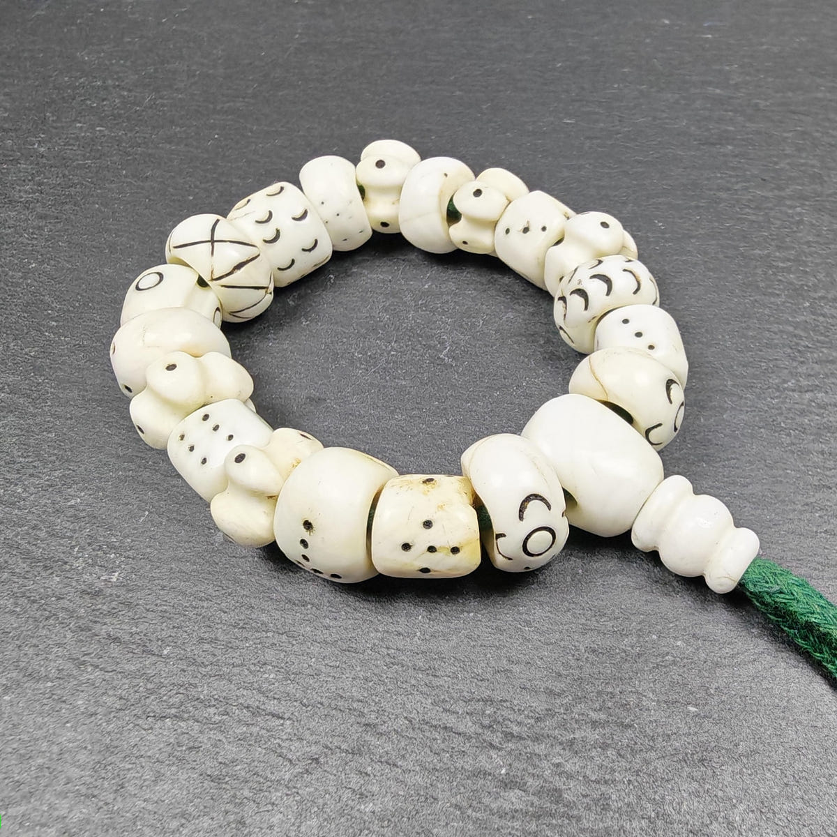 Tibetan Conch Shell Wrist Mala Bracelet - Tibetan Buddhist mala beads, close-up detail