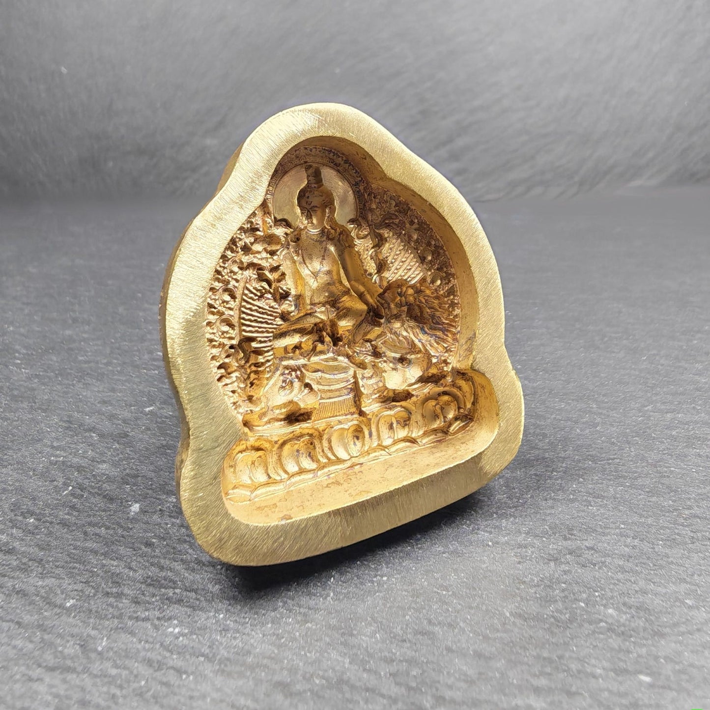 Simhanada Avakokitesvara Tsa Tsa Mold, Seng Ge Dra | 4.5cm