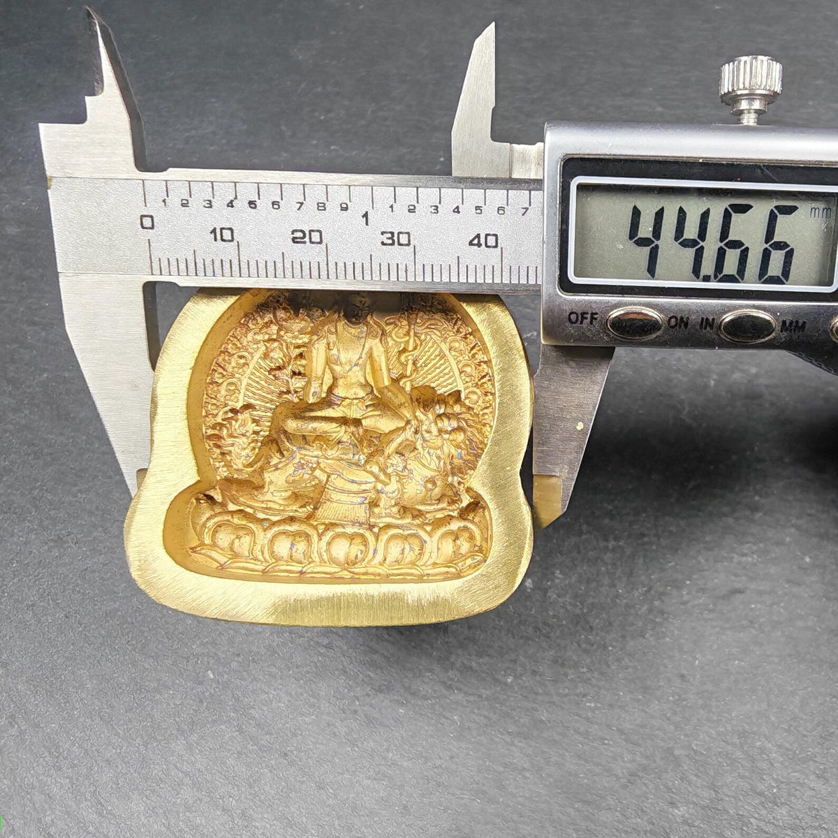 Simhanada Avakokitesvara Tsa Tsa Mold, Seng Ge Dra - Tibetan tsa tsa mold, view 8