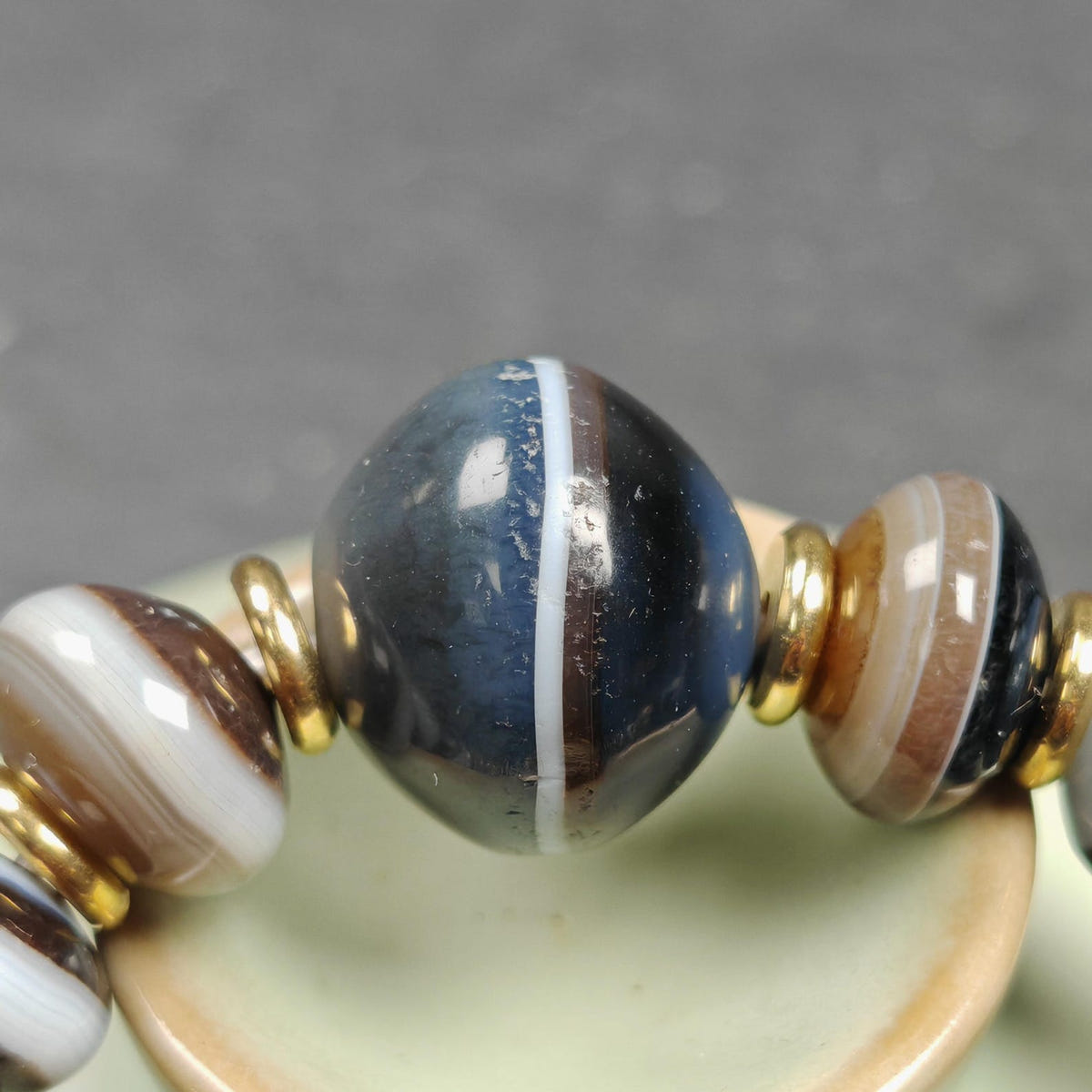 Authentic Tibetan Dzi Wrist Mala - Brown Medicine Buddha Bracelet - Decades Old - Tibetan Buddhist mala beads, detailed view
