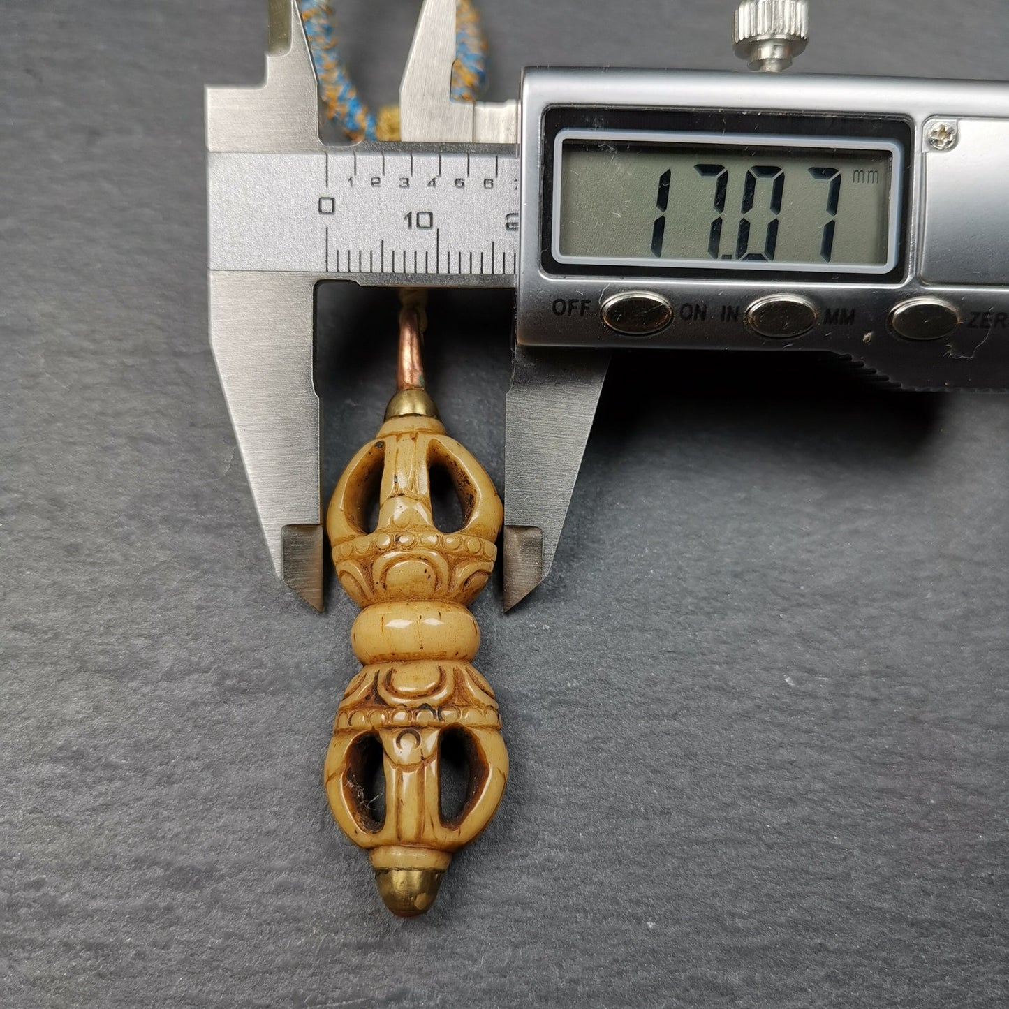 Gandhanra Old Tibetan Kapala Leg Bone Amulet, Vajra Dorje Pendant,41mm × 17mm