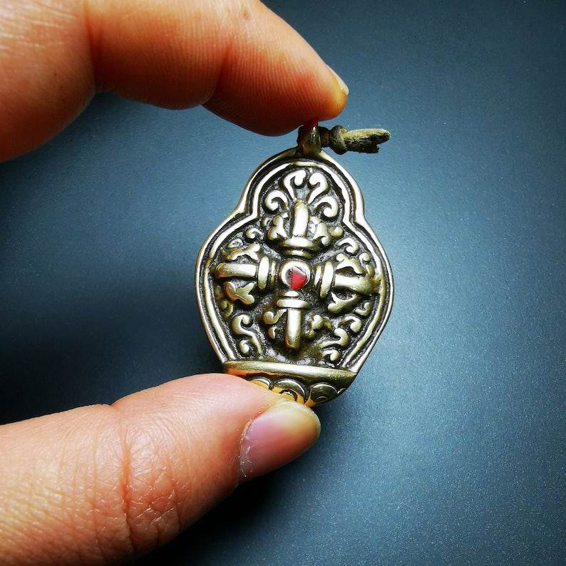 Buddhist Protective Pendant,Cross Vajra Amulet, 50 years old - Tibetan Buddhist amulet, view 5