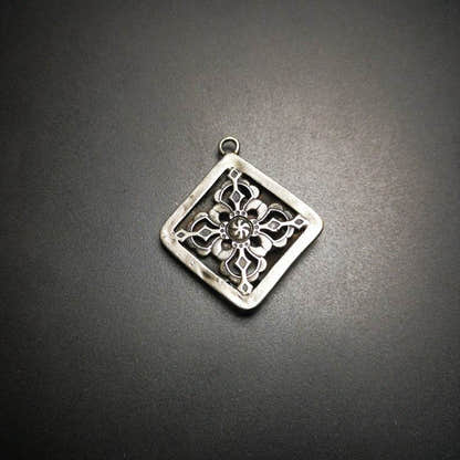 Amulet,Dragon -the Four Dignities - Tibetan Buddhist amulet, view 6