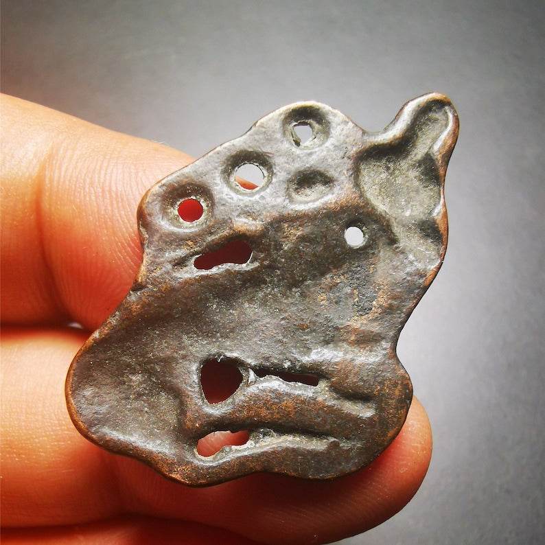 Antique Deer Amulet Badge,Tibetan Buddhist Pendant,Made of Thokcha,60 Years Old - Tibetan Buddhist amulet, view 6