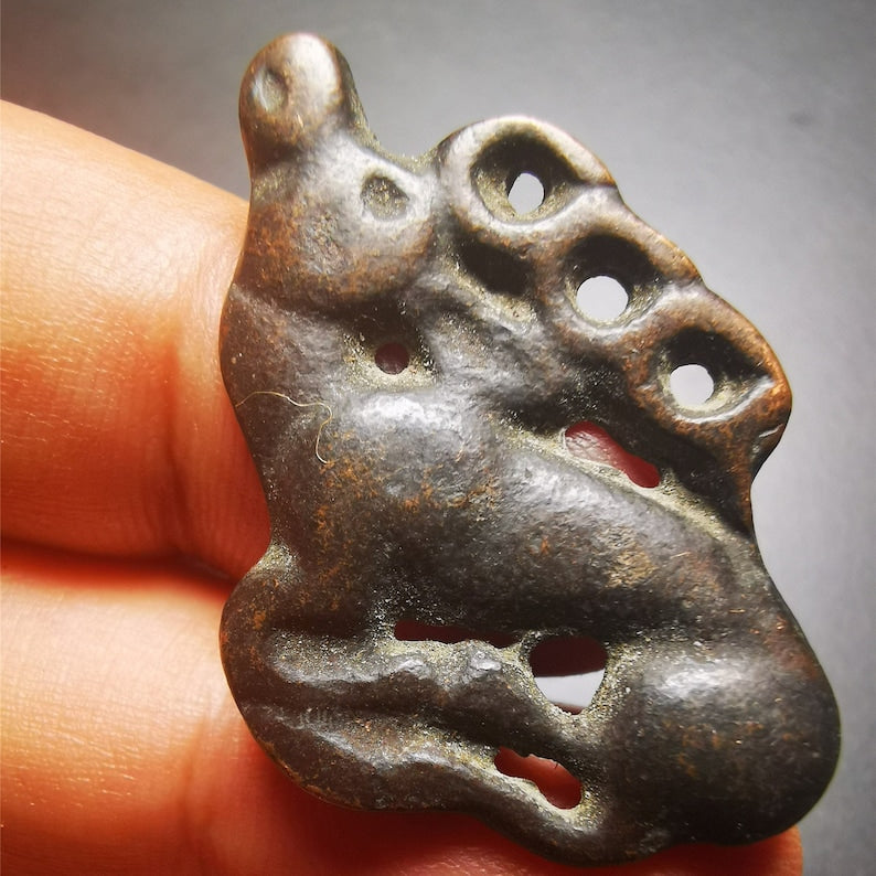 Gandhanra Antique Deer Amulet Badge,Tibetan Buddhist Pendant,Made of Thokcha,60 Years Old