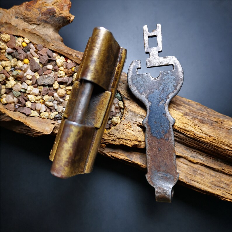 Gandhanra Handmade Acient Tibetan Padlock, Old Door Lock,Large Size 100 Years