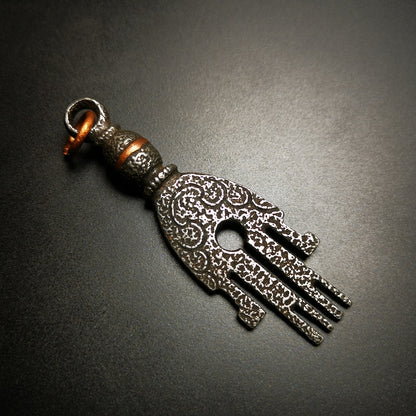 Gandhanra Handmade Tibetan Buddhism Amulet, The Key of Heart Pendant, Made of Cold Iron