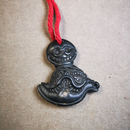 Gandhanra Antique Tibetan Amulet Pendant,Kartika(knife of the dakinis), Trantic Buddhism Ritual, Made of Obsidian