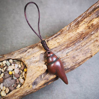 Acient Shankha Divine Conch Badge,Tibetan Buddhist Protective Amulet Pendant,Mad - Tibetan Buddhist amulet, detailed view