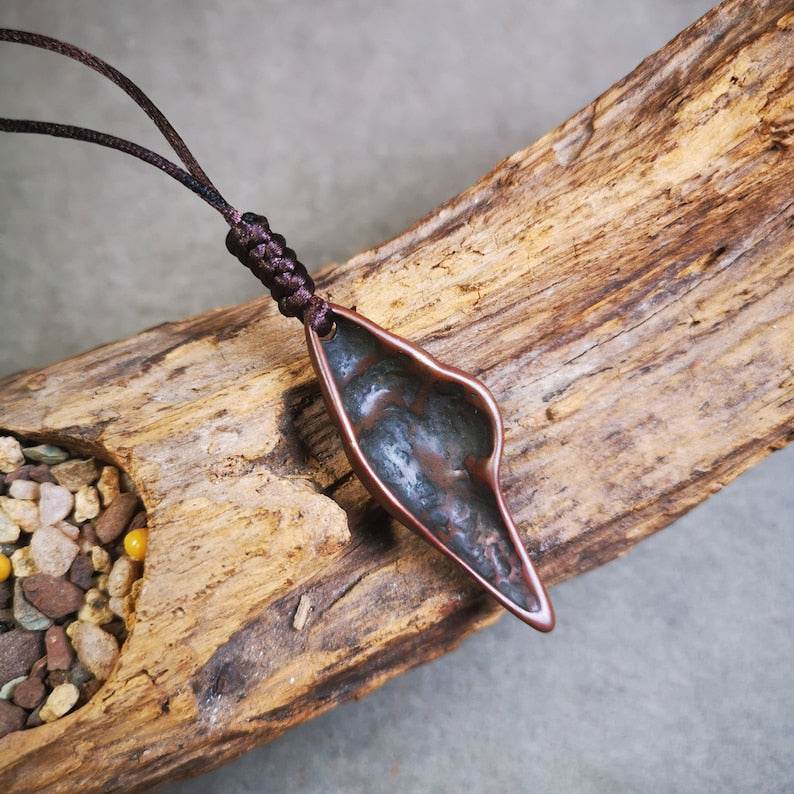 Acient Shankha Divine Conch Badge,Tibetan Buddhist Protective Amulet Pendant,Mad - Tibetan Buddhist amulet, close-up detail