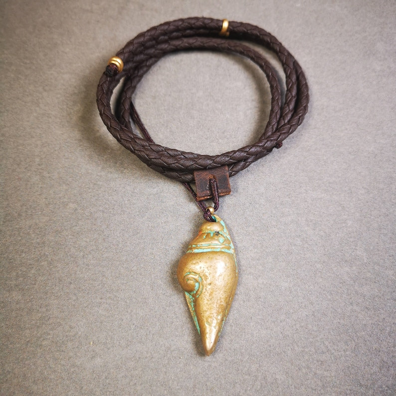 Small Shankha(Divine Conch) Badge,Tibetan Buddhist Protective Amulet Pendant,Made of Lima Brass