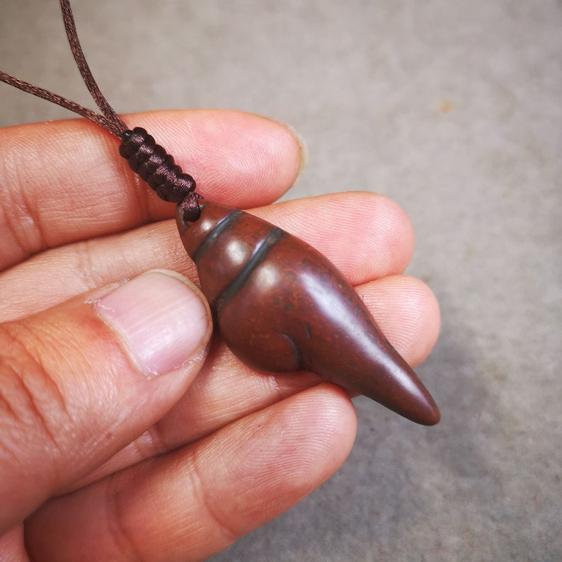 Acient Shankha(Divine Conch) Badge,Tibetan Buddhist Protective Amulet Pendant,Made of Lima Brass