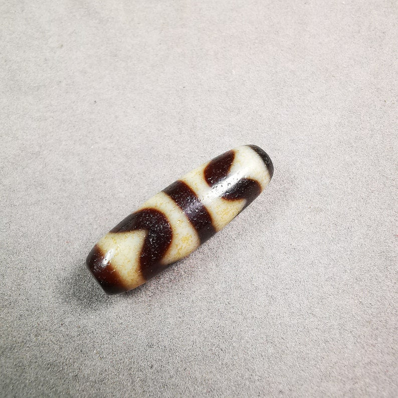 Tiger Tooth Tasso Dzi Bead