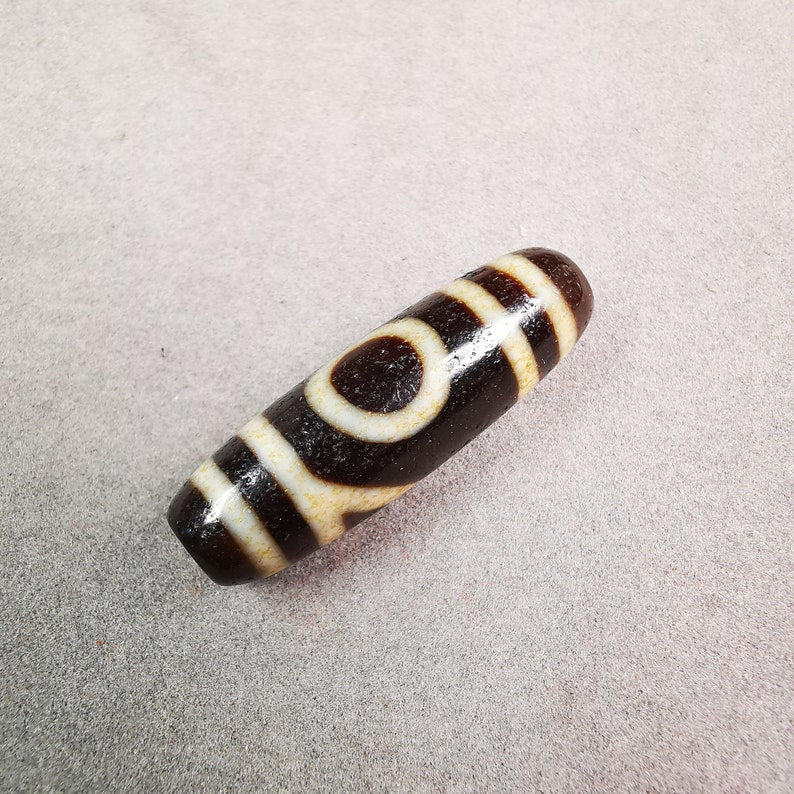 One Eyed Mountain Peak Dzi Bead