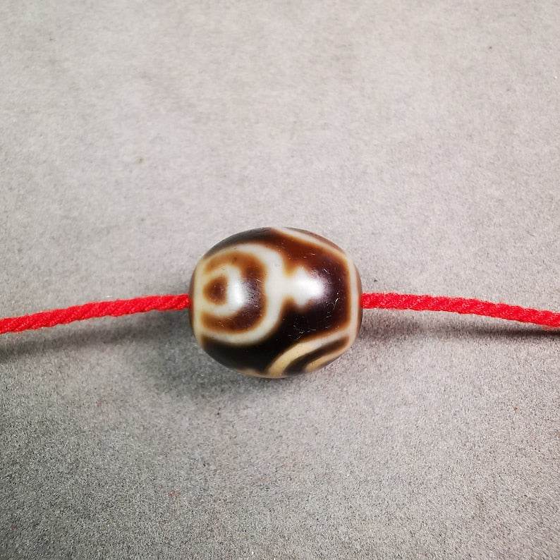 Round Treasure Vase Dzi Bead - Tibetan dzi bead, front view