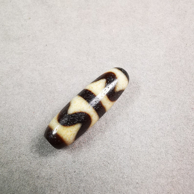 Tiger Tooth Tasso Dzi Bead