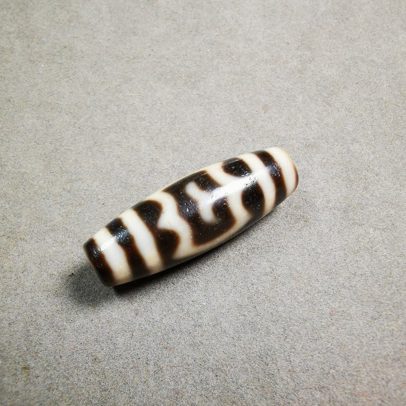 Garuda Dzi Bead,Tibetan Chung,Protective Amulet,Small Size 37*12 mm Gandhanra-ART